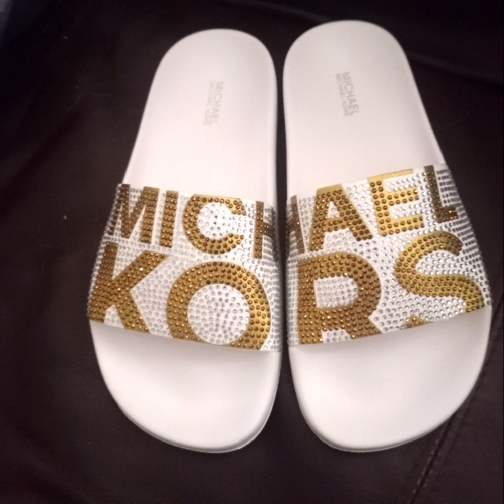 Michael Kors (size: 6)